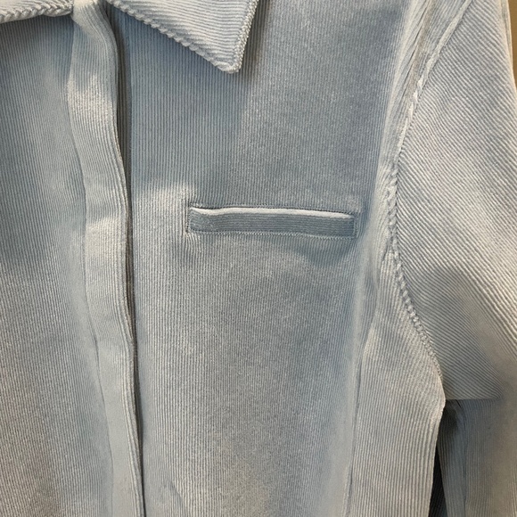 NWT Alo Blue Micro Corduroy Cropped Dreamer Button Down Jacket (Size S) - Picture 6 of 11